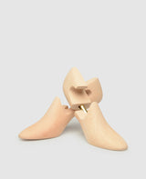 Shoe trees for women's shoes