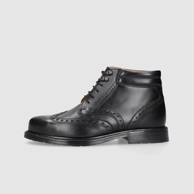 Men's boots with perforated pattern