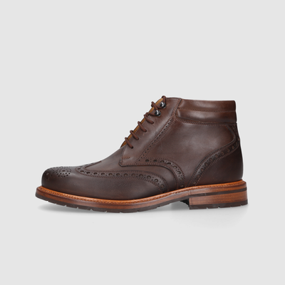 Wide shoes for men