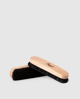 Text: Dust brush - Dark