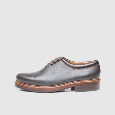 Wholecut shoes