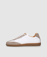Unique 612 - White