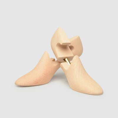 Wooden shoe trees