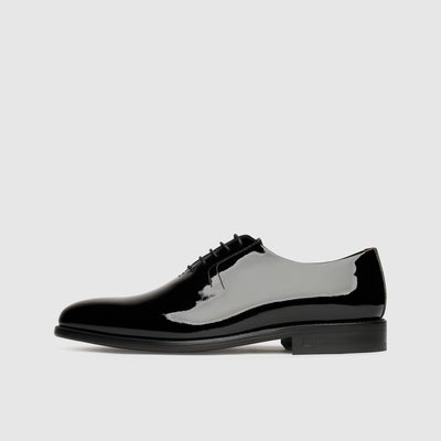 Wholecut shoes