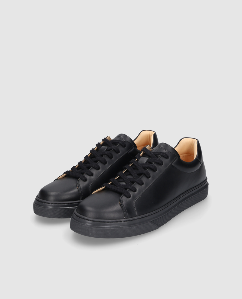 Travis S1 - Black