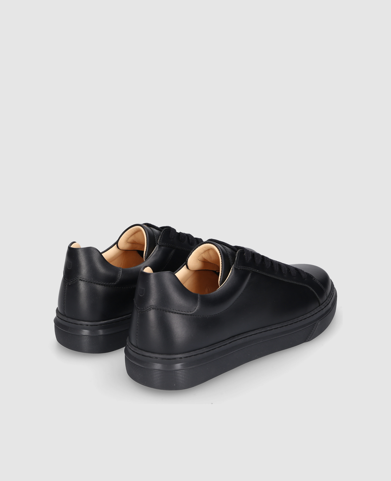 Travis S1 - Black