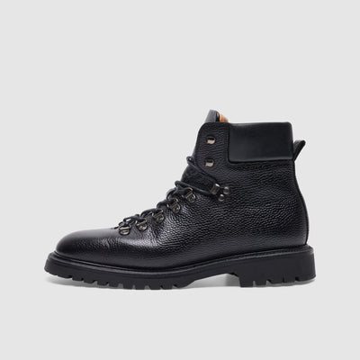 Women's boots in black
