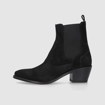 Lace-up boots for women