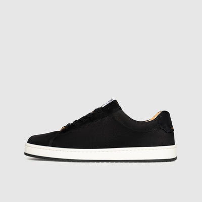 Women's sneakers in black