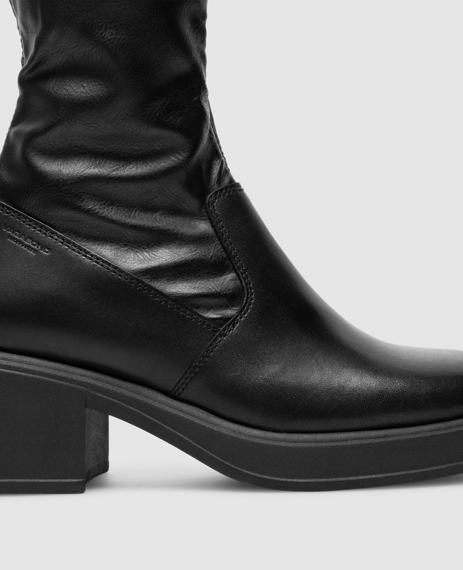 Dorah - Black Winter Ankle Boot by Vagabond | Shoepassion