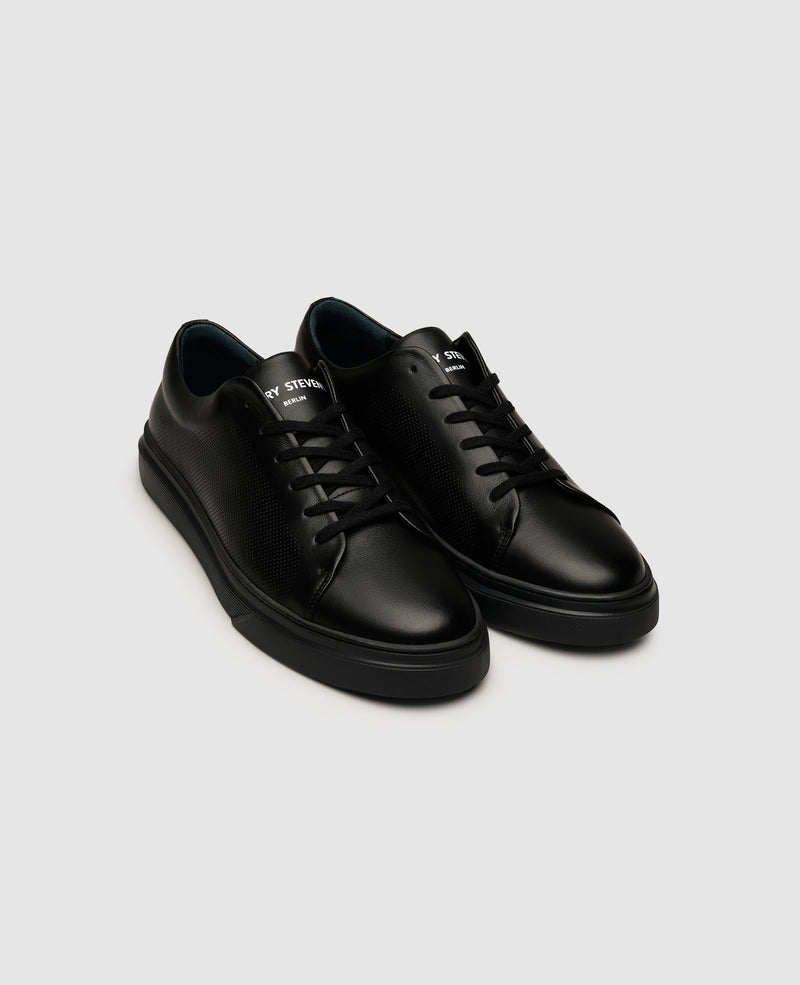 Travis S - Black